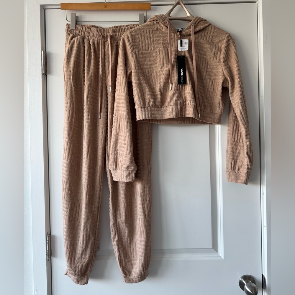 NWT Fashion Nova Sweatsuit